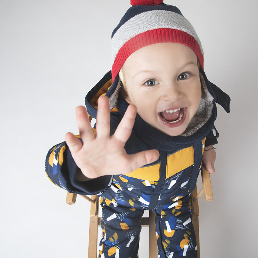 Conjunto gorro y bufanda tipo snood de punto 