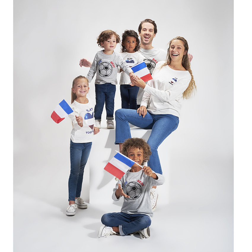 Camiseta de manga larga de punto con estampado de balón fútbol para bebé niño 