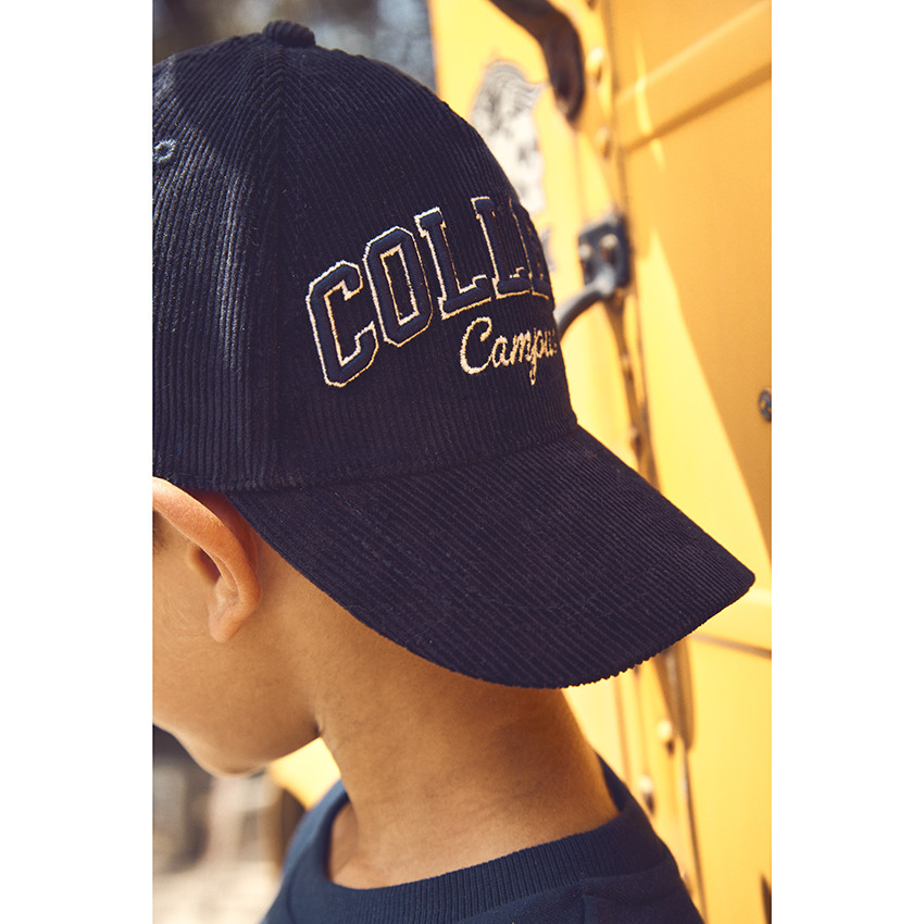 Gorra de terciopelo con bordado 3D para niño 