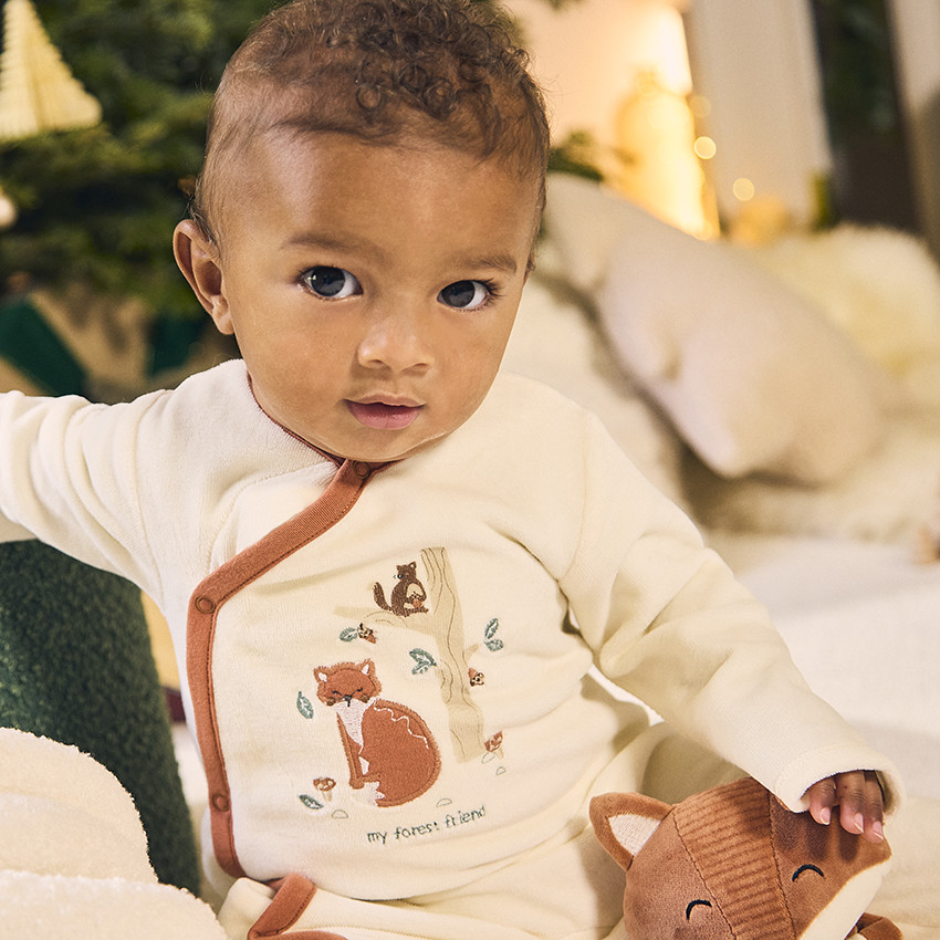 Pelele de terciopelo + doudou zorro a juego con aberturas diferentes según la edad 