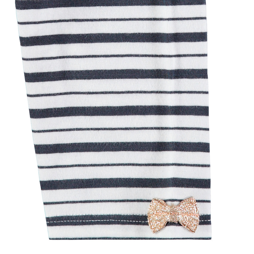 Leggings cortos con rayas y lazo dorado 