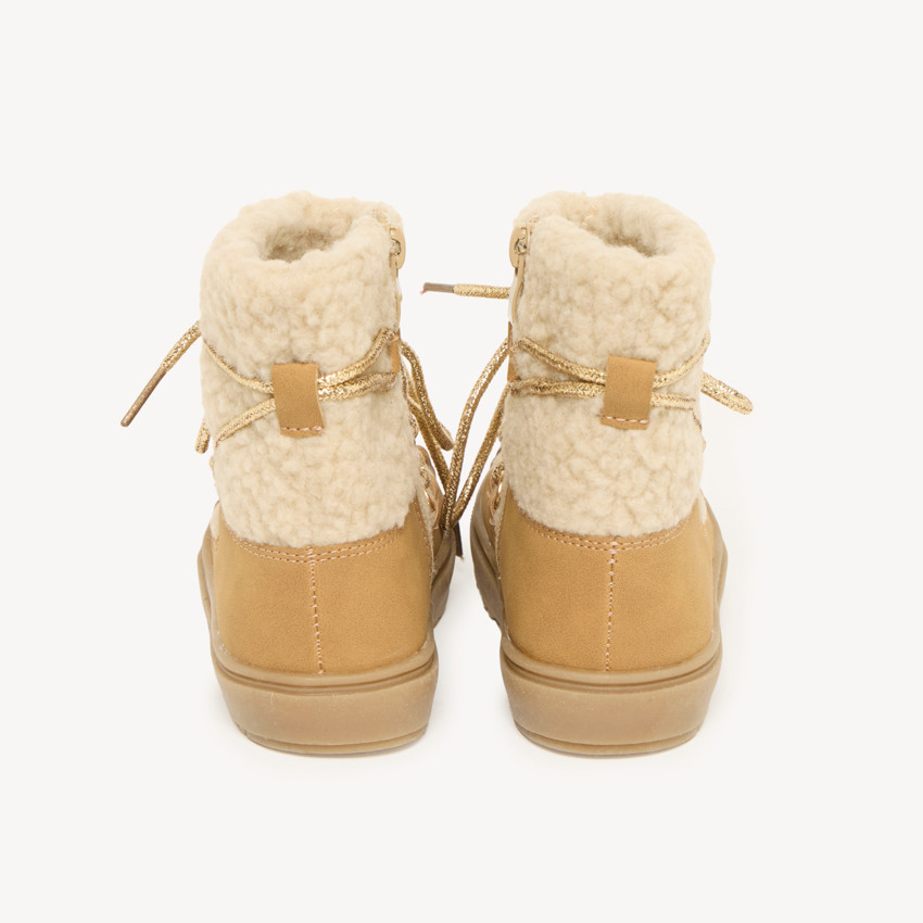 Bota de niña con cordones y cremallera de borreguito. 