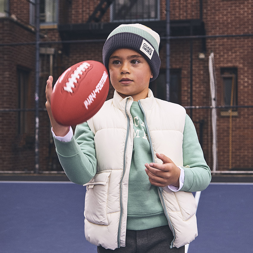 Conjunto de jogging de felpa con estampado fantasía para niño 