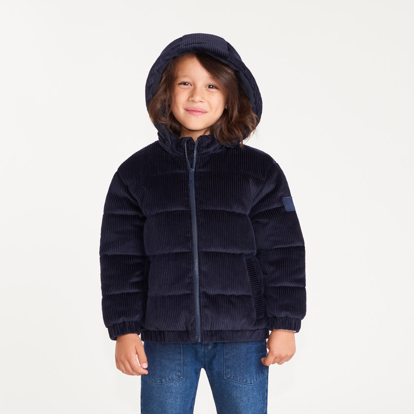 Parka con capucha para niño de gran frío con tejido de canalé. 