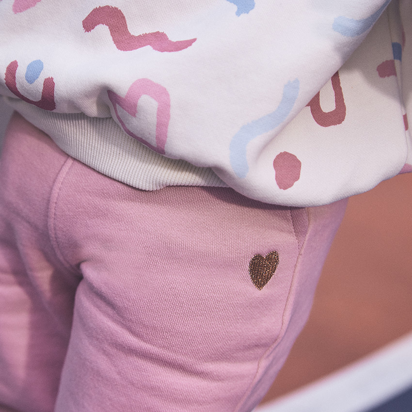 Pantalón jogging de felpa con corazón bordado en lurex para bebé niña 