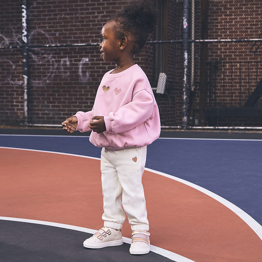 Sudadera de felpa con corazón bordado para bebé niña 