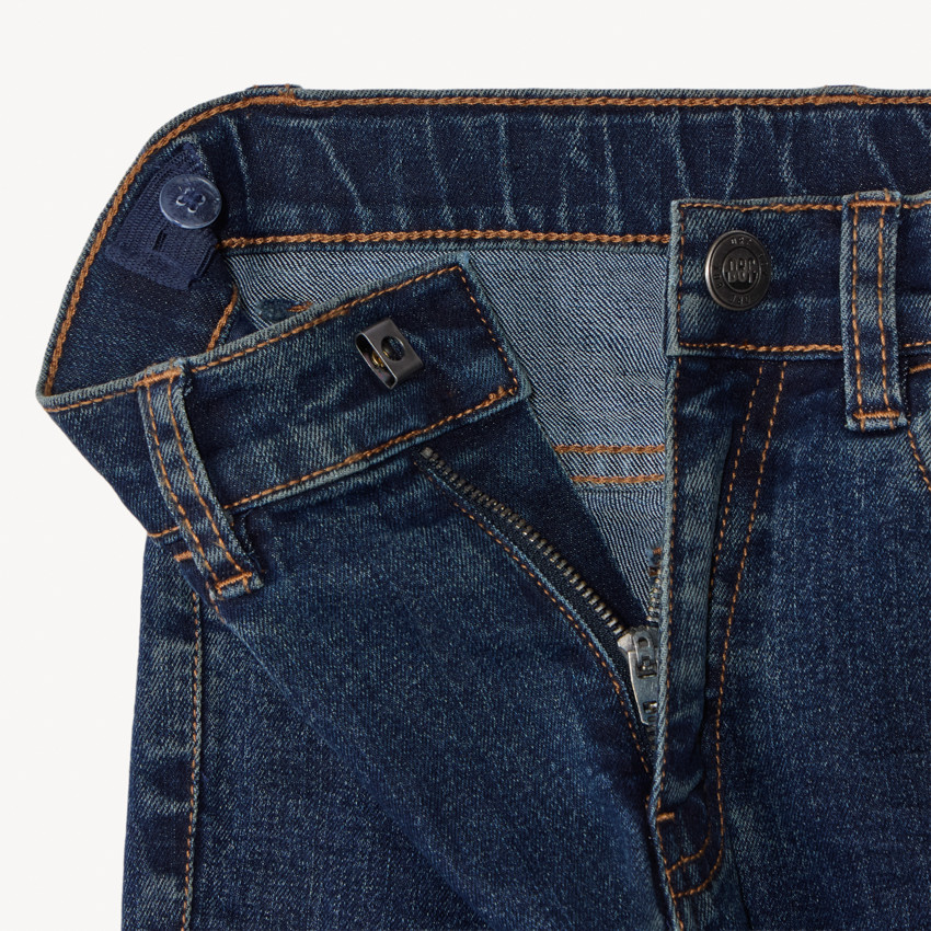 Vaqueros slim en denim con costuras en contraste para niño 