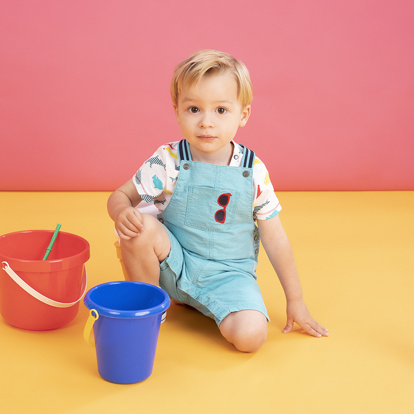 Peto corto azul en maille y gafas bordadas  Additional Peto corto azul en maille y gafas bordadas