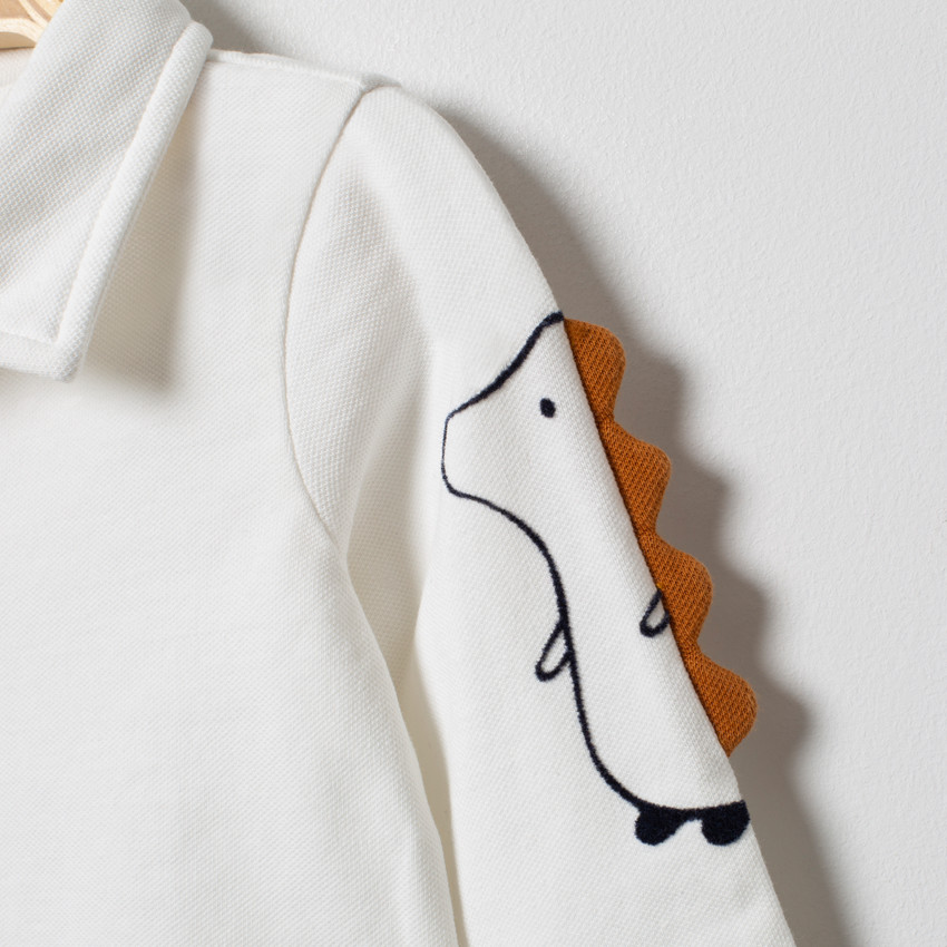 Polo manga larga con bandas y erizo estampado  