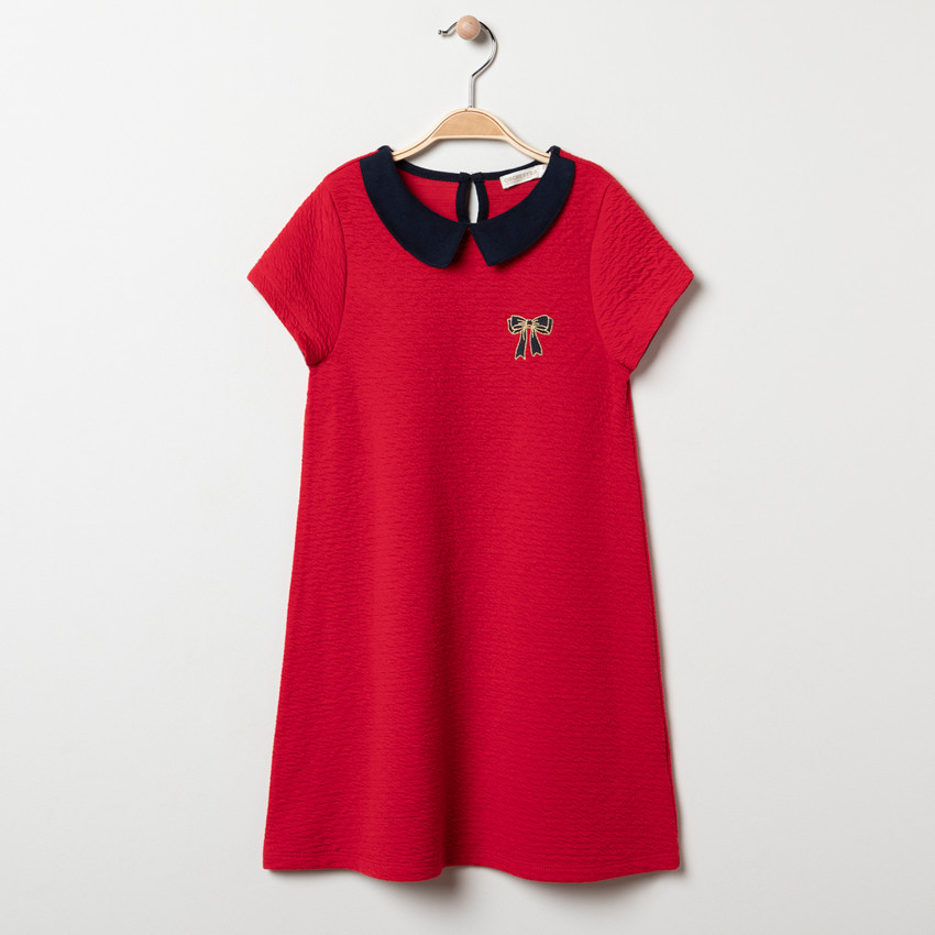 Vestido manga corta cuello Claudine y lazo bordado 