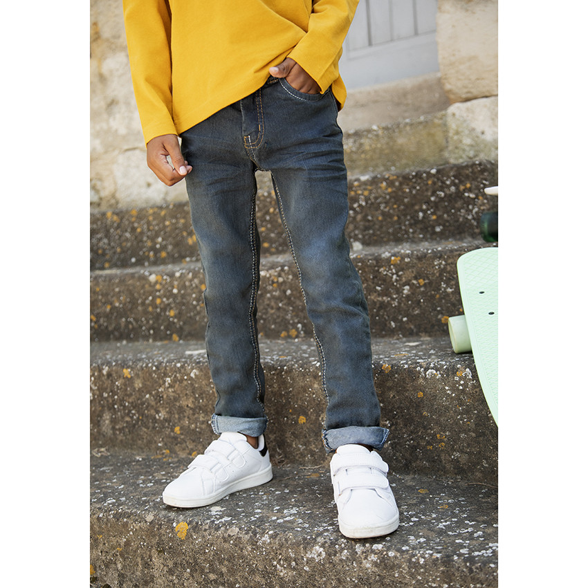 Pantalón slim desgastado para niño 