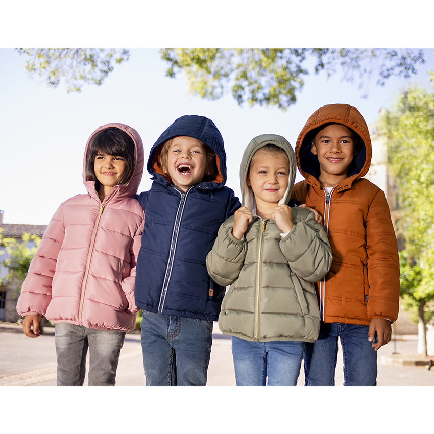 Plumífero con capucha y forro micropolar 