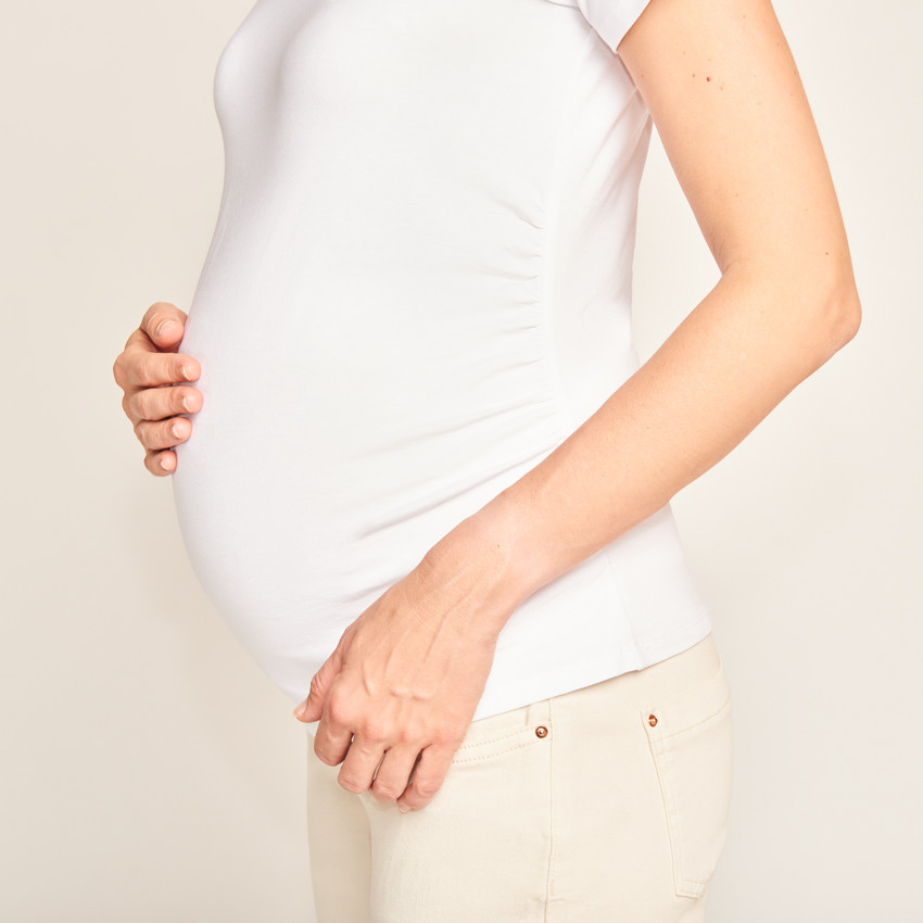 Camiseta de embarazo de manga corta lisa 