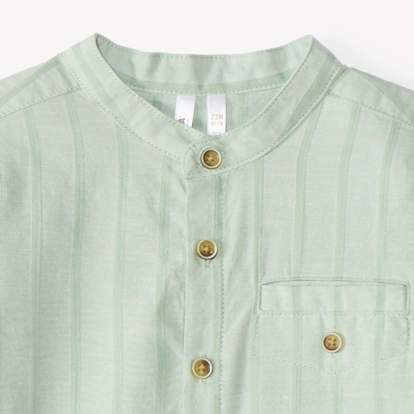 Camisa de manga corta rayada con cuello mao para bebé niño 