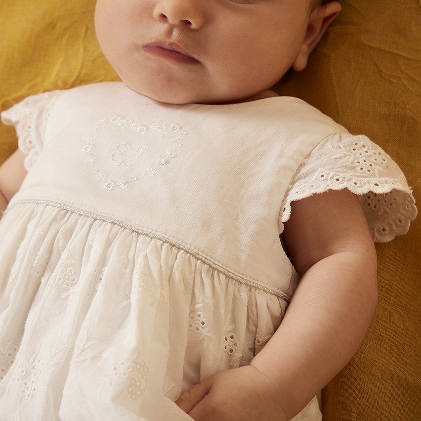 Robe de ceremonia en bordado inglés para bebé niña 