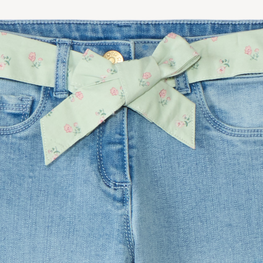 Jean slim para niña con cinturón de tela 