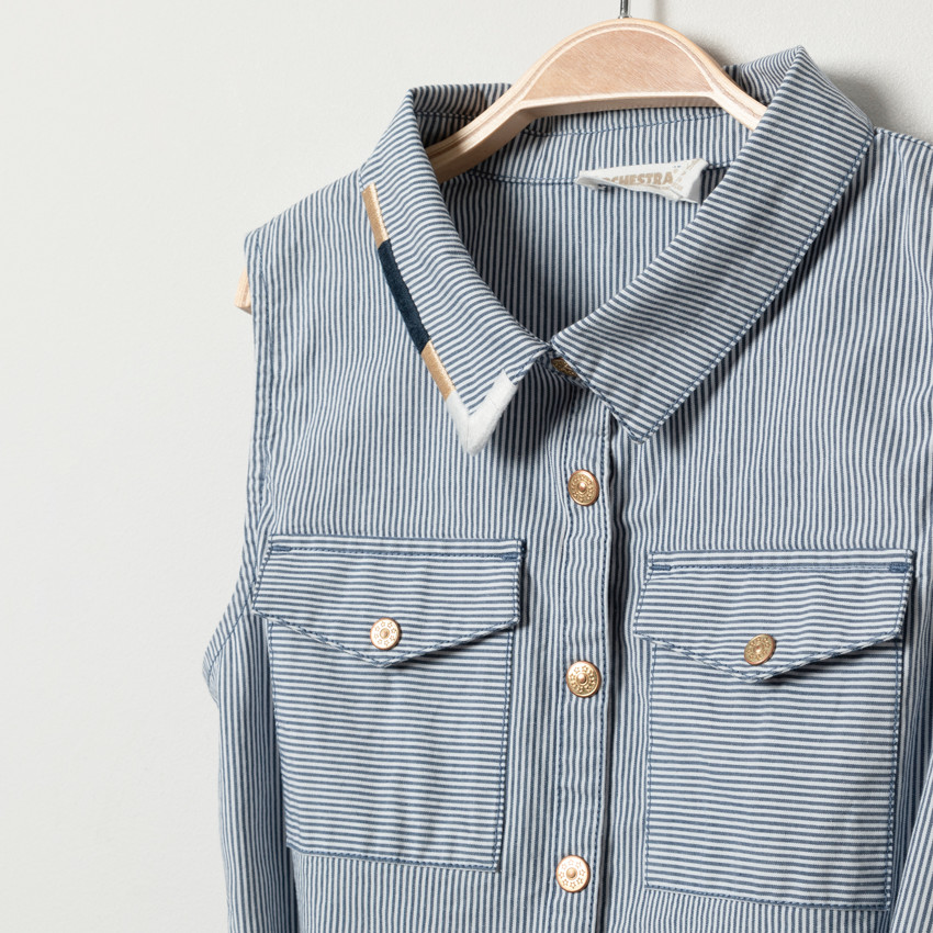 Robe chemise sans manches à rayures et poches 