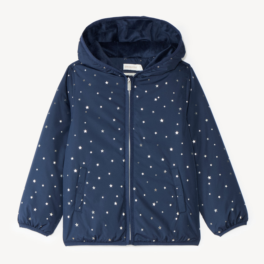 Cortavientos niña forrado en sherpa con capucha y estampado de estrellas. 