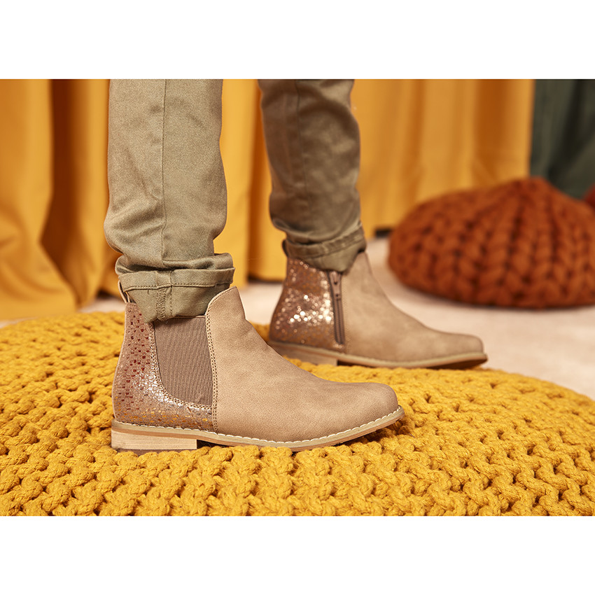 Botines beige con elástico y talonera efecto troquelado  Additional Botines beige con elástico y talonera efecto troquelado