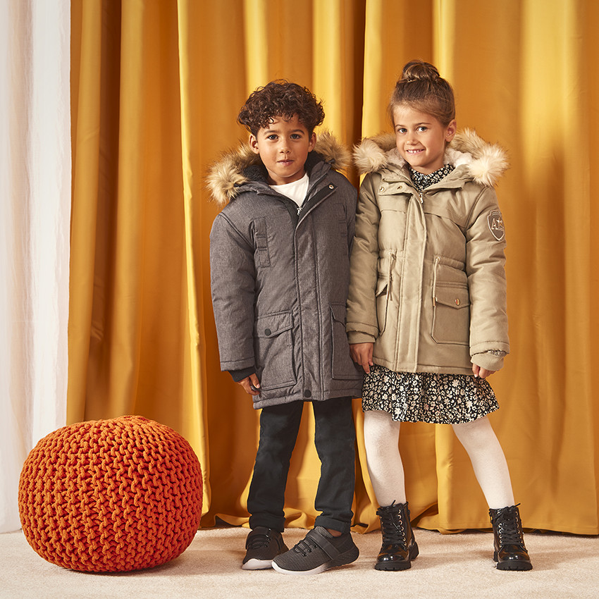 Parka impermeable con capucha y efecto de pelo sintético para niña 