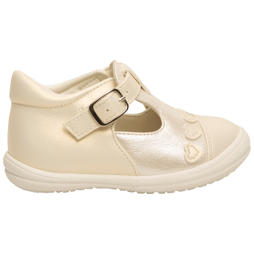 Merceditas efecto cuero nacarado con parches de corazones para bebé niña 