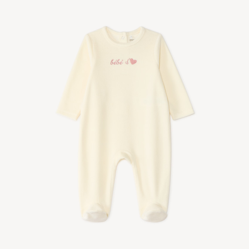Pijama de felpa para bebé niña con bordado decorativo. 