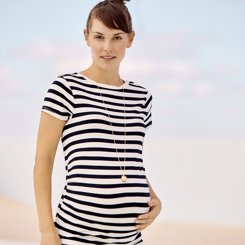 Vestido de embarazo de manga corta ajustado a rayas 