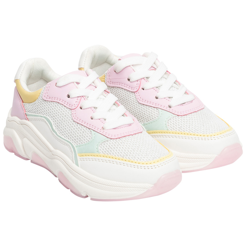 Zapatillas deportivas detalles a contraste 