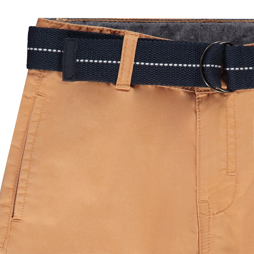 Bermudas lisas de sarga con cinturón para niño 