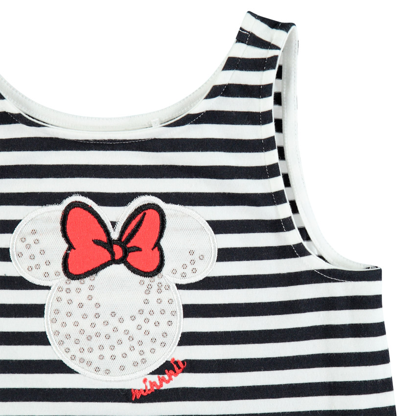 Conjunto camiseta y short  Additional Conjunto camiseta y short
