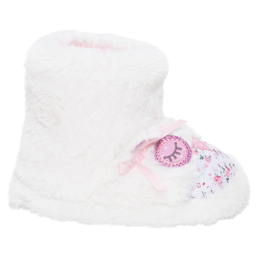 Zapatillas de andar por casa con pelo sintético en forma de botines. 