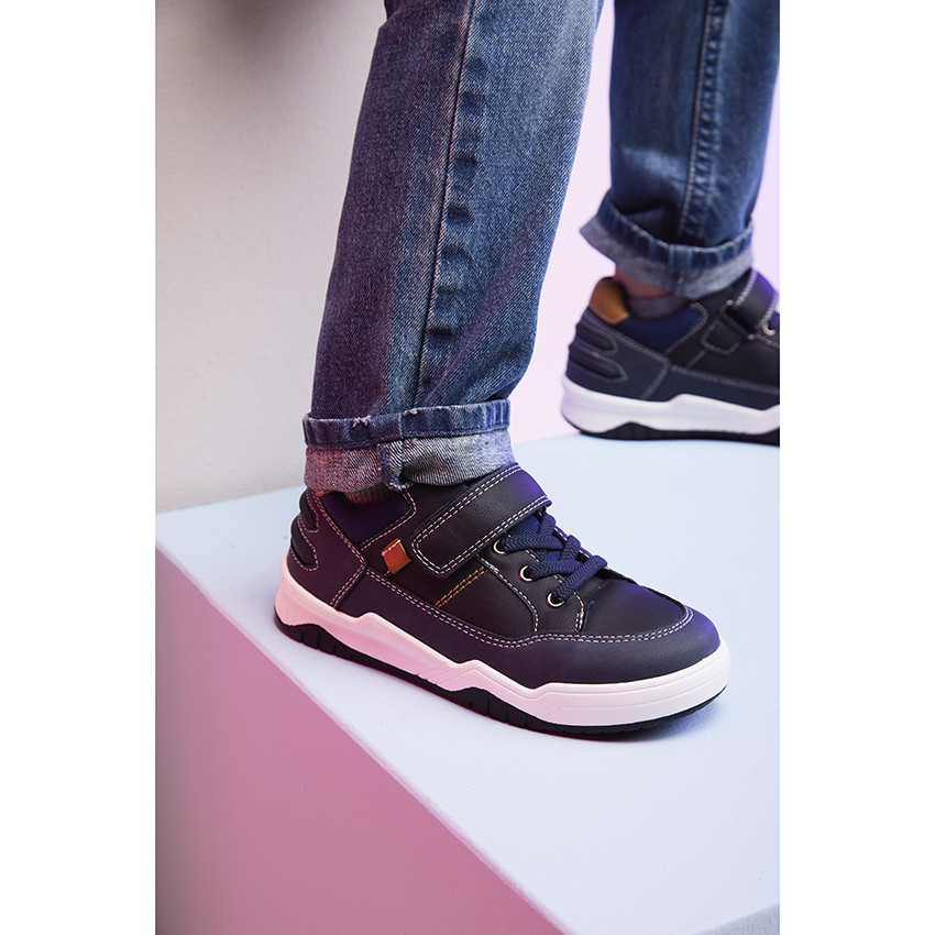 Zapatillas deportivas bajas con cordones elásticos para niño 