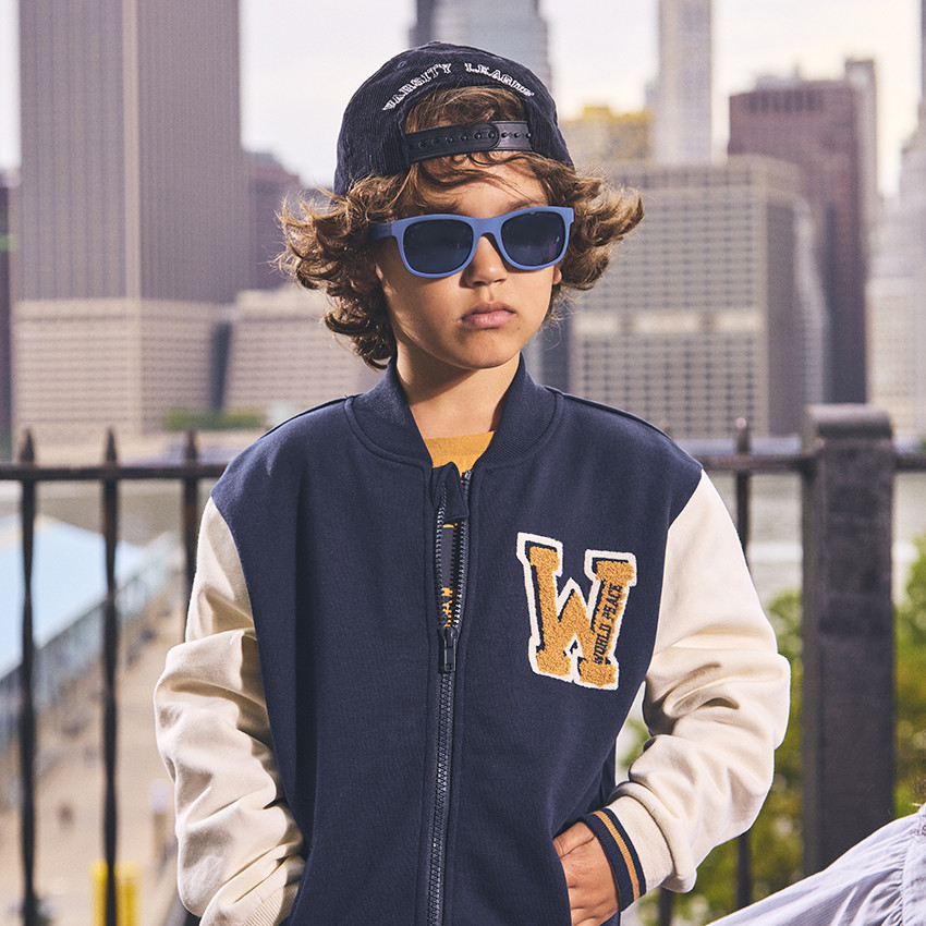 Chaleco de felpa estilo bomber con parche bordado para niño 