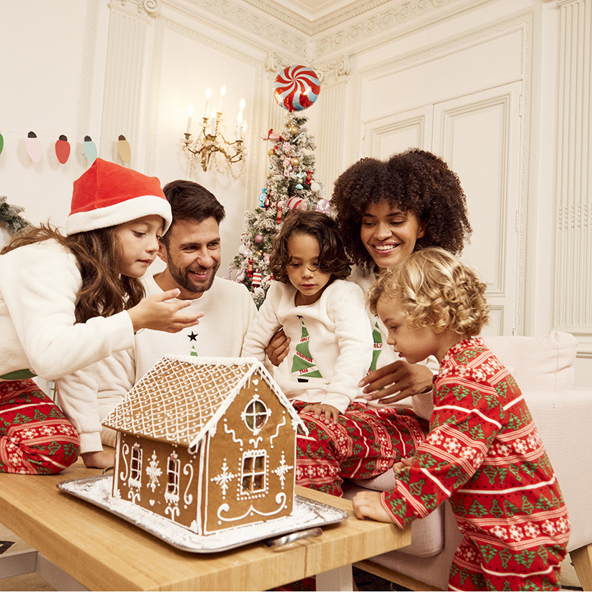 Conjunto de pijama polar con motivos navideños para niños  Additional Conjunto de pijama polar con motivos navideños para niños