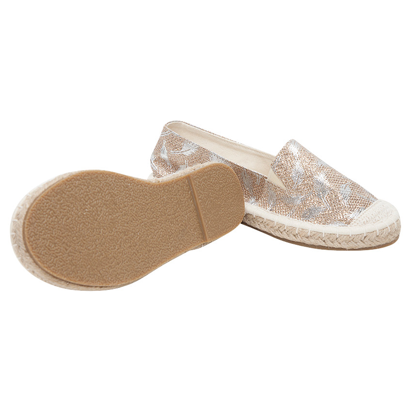 Alpargatas doradas de tela con plumas plateadas  Additional Alpargatas doradas de tela con plumas plateadas