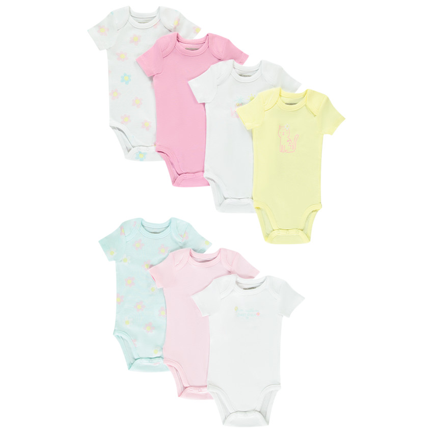 Pack de 7 bodies de manga corta de la colección bebé niña. Cuello redondo. Cierre cruzado con botones a presión en delantero y entrepierna de 1 a 6 meses. Cuello americano y cierre con botones a presión en entrepierna de 9 a 36 meses. 4 modelos lisos con estampado en delantero. Colores y motivos diferentes según modelo. 3 modelos con estampados fantasía "all-over". Diferentes estampados y colores según modelo. 95% Algodón, 5% Elastano.  Additional Pack de 7 bodies de manga corta de la colección bebé niña. Cuello redondo. Cierre cruzado con botones a presión en delantero y entrepierna de 1 a 6 meses. Cuello americano y cierre con botones a presión en entrepierna de 9 a 36 meses. 4 modelos lisos con estampado en delantero. Colores y motivos diferentes según modelo. 3 modelos con estampados fantasía "all-over". Diferentes estampados y colores según modelo. 95% Algodón, 5% Elastano.