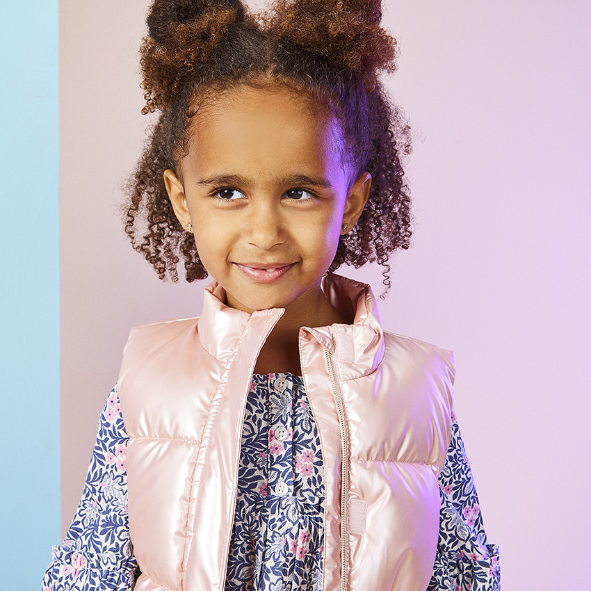 Chaleco sin mangas acolchado efecto nacarado para niña  Additional Chaleco sin mangas acolchado efecto nacarado para niña