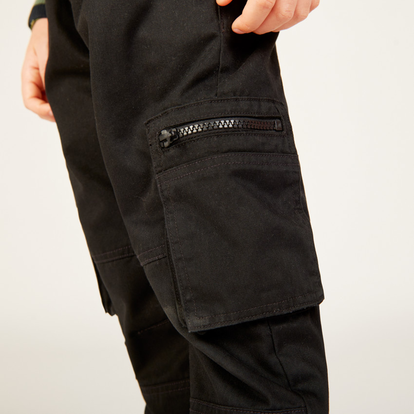 Pantalon en serge style cargo uni doublé pour garçon 