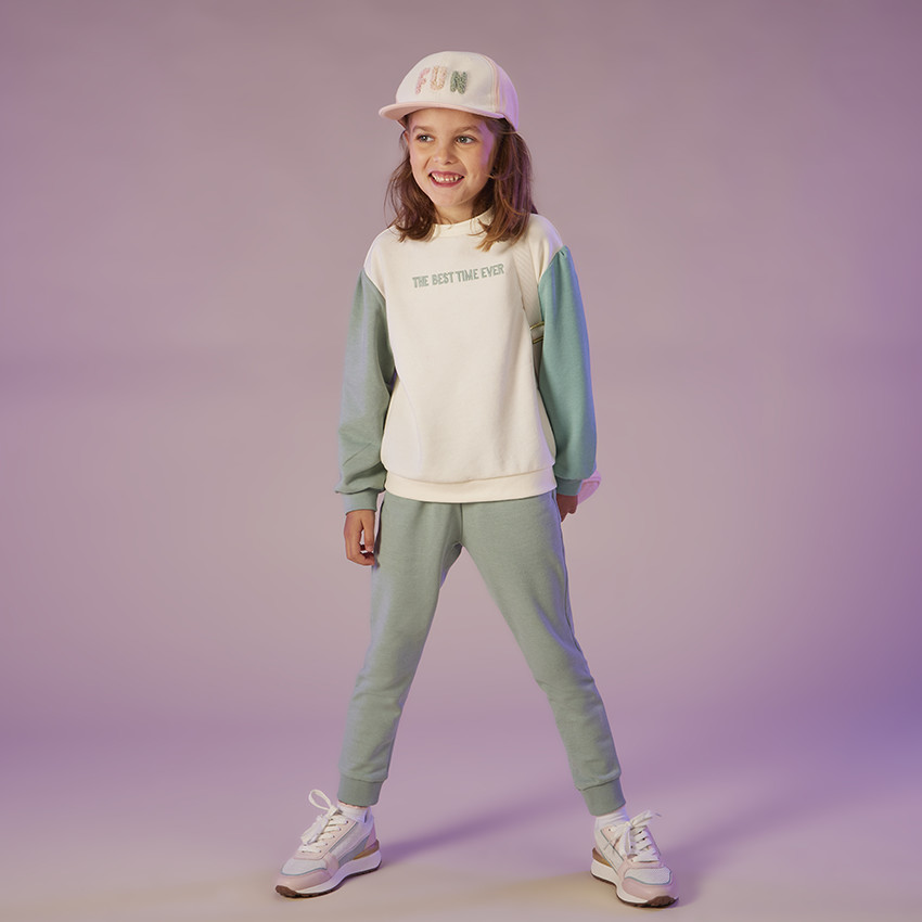 Sudadera efecto color block con bordado niña 