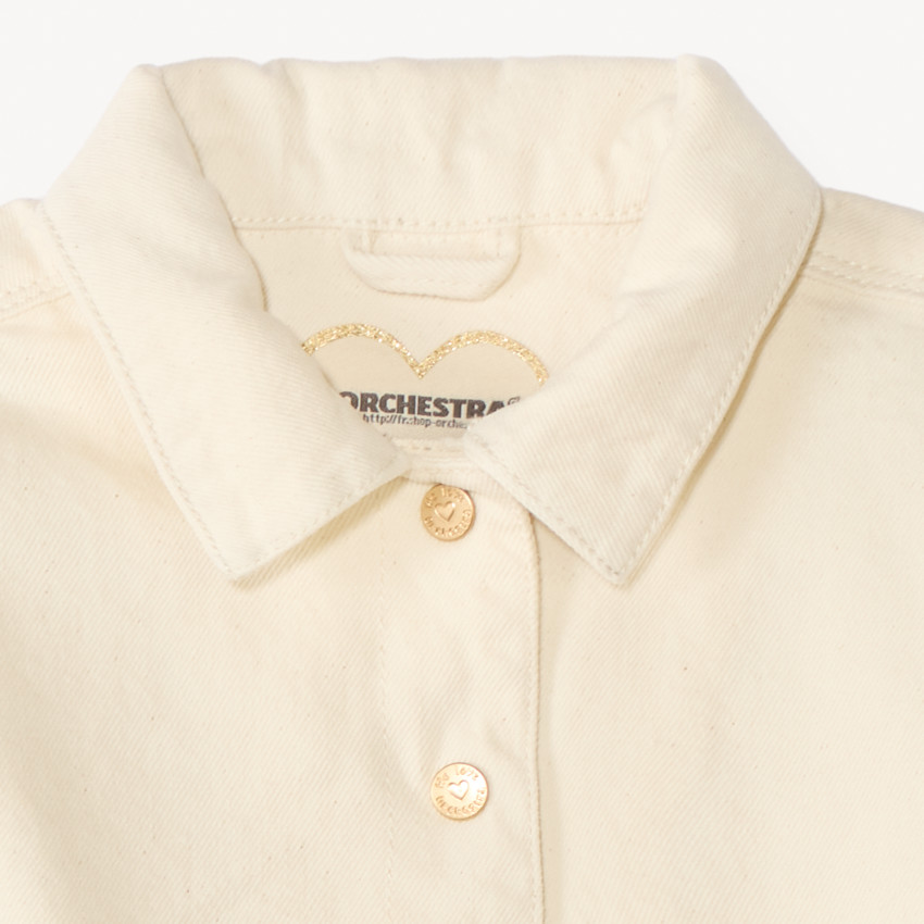 Chaqueta de mezclilla lisa con bordado de corazones para niña bebé. 