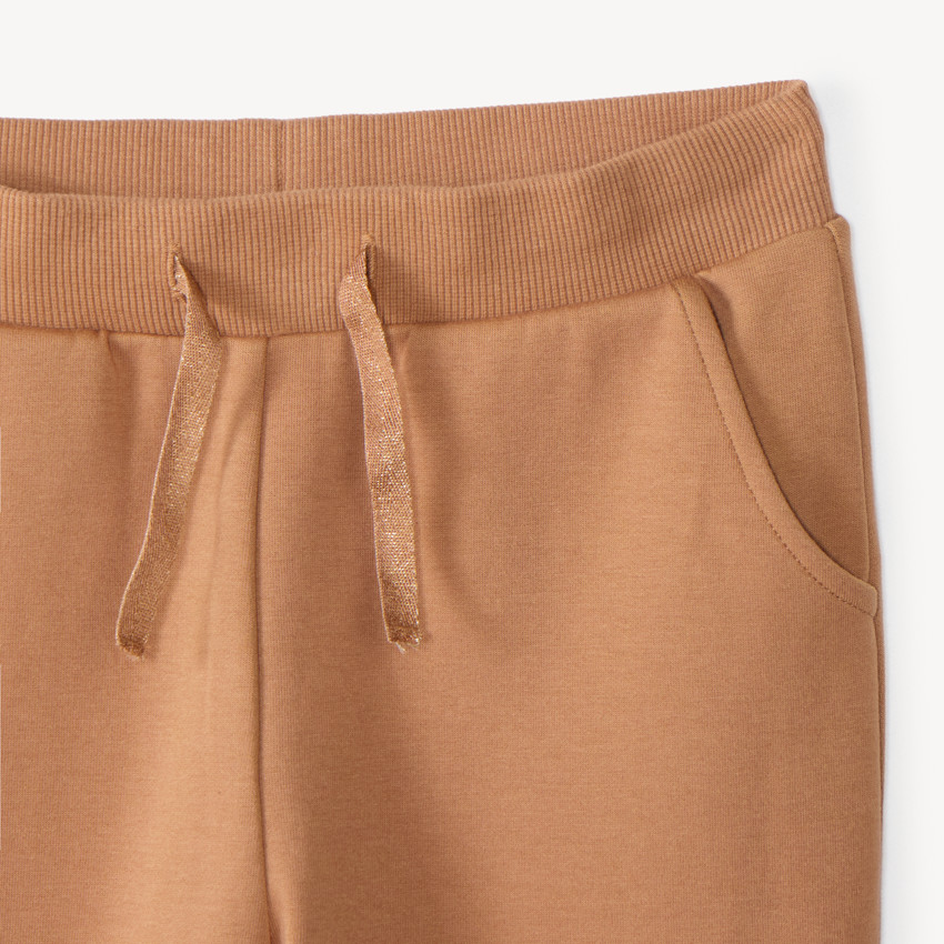 Conjunto de deporte para niña con lentejuelas y brillos 