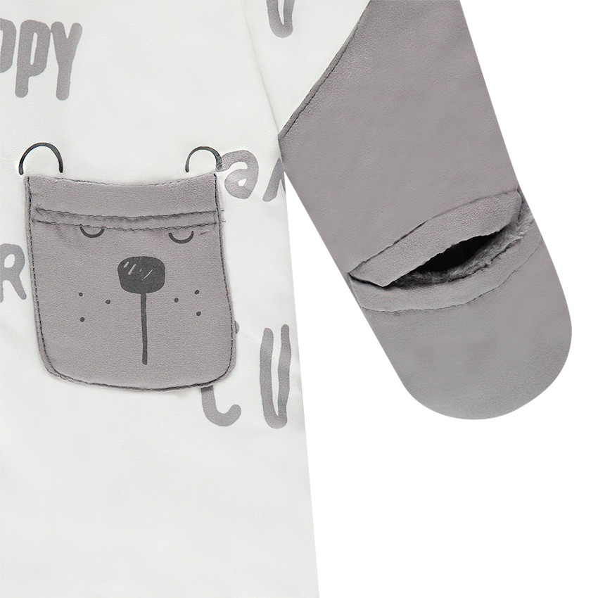 Mono de microfibra con forro de borreguito y estampado de osos. 