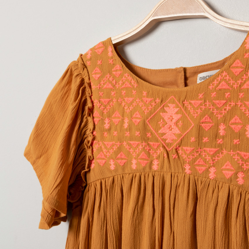 Vestido mangas con volantes estilo étnico 