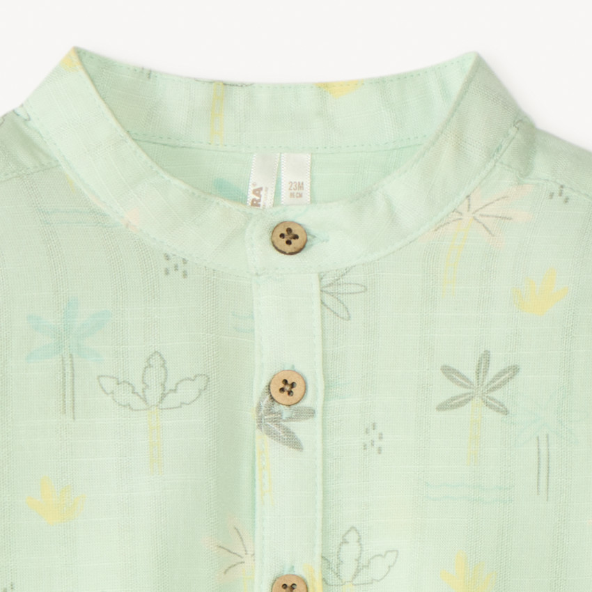 Camisa de manga corta con cuello mao y estampado de sabana para bebé niño 