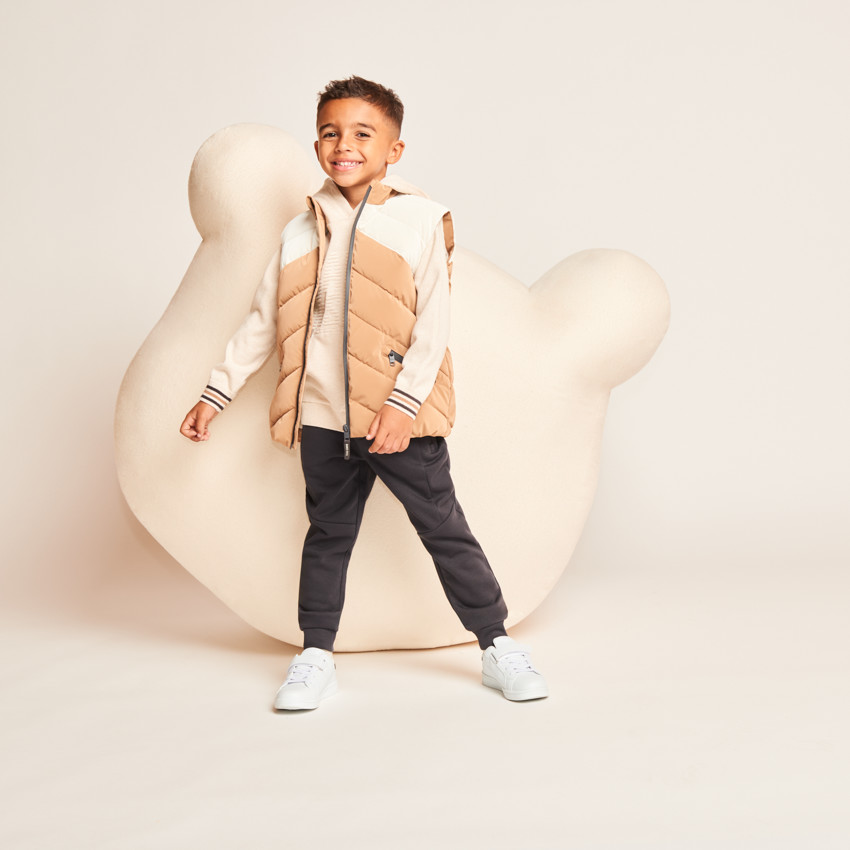 Chaleco acolchado efecto color block para niño 