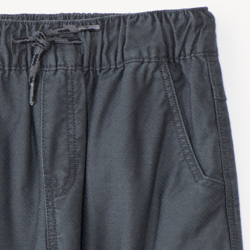 Pantalón recto con bolsillos de cargo para niño 