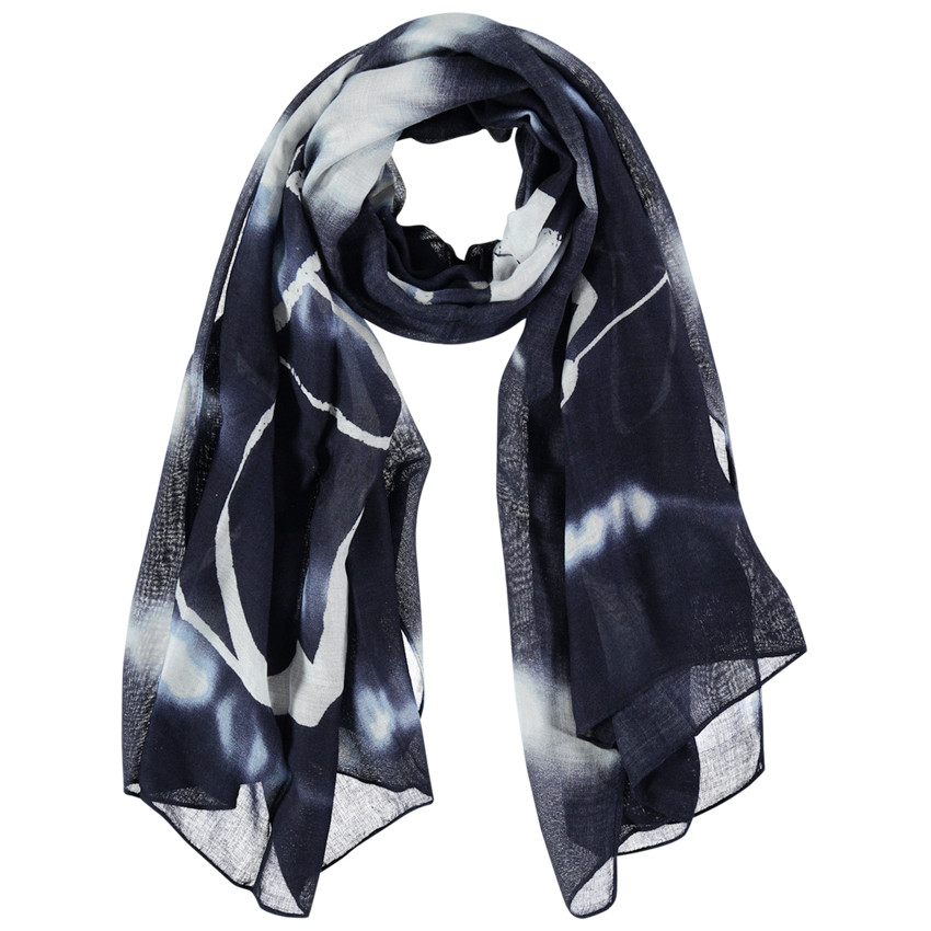 Turbante con efecto tie and dye con estampado de tiburones 