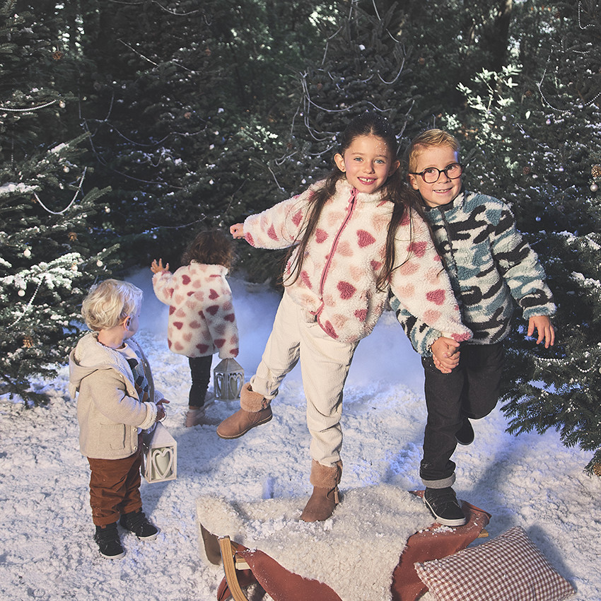 Chaqueta de sherpa con estampado de corazones para niña bebé 
