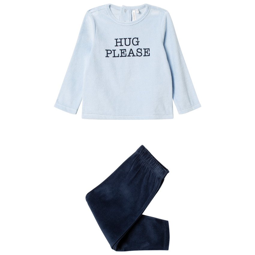 Pijama de terciopelo con mensaje estampado  