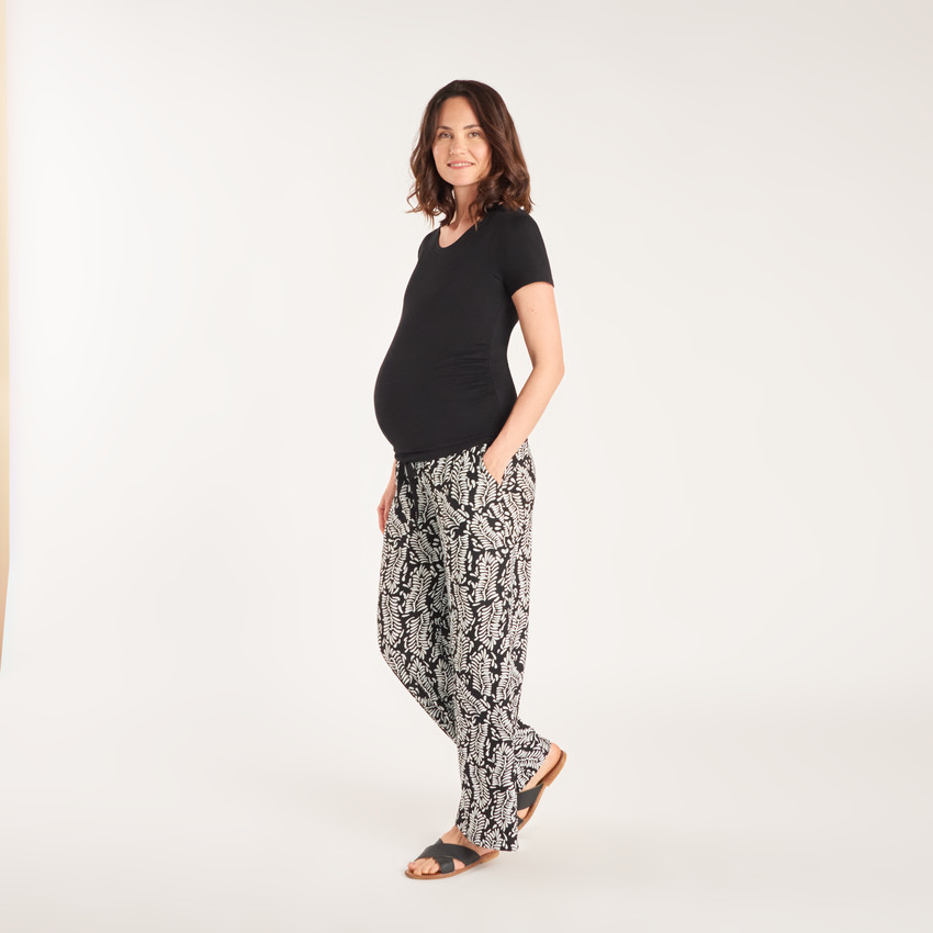 Pantalón ancho y fluido con cinturón alto estampado para mujeres embarazadas 